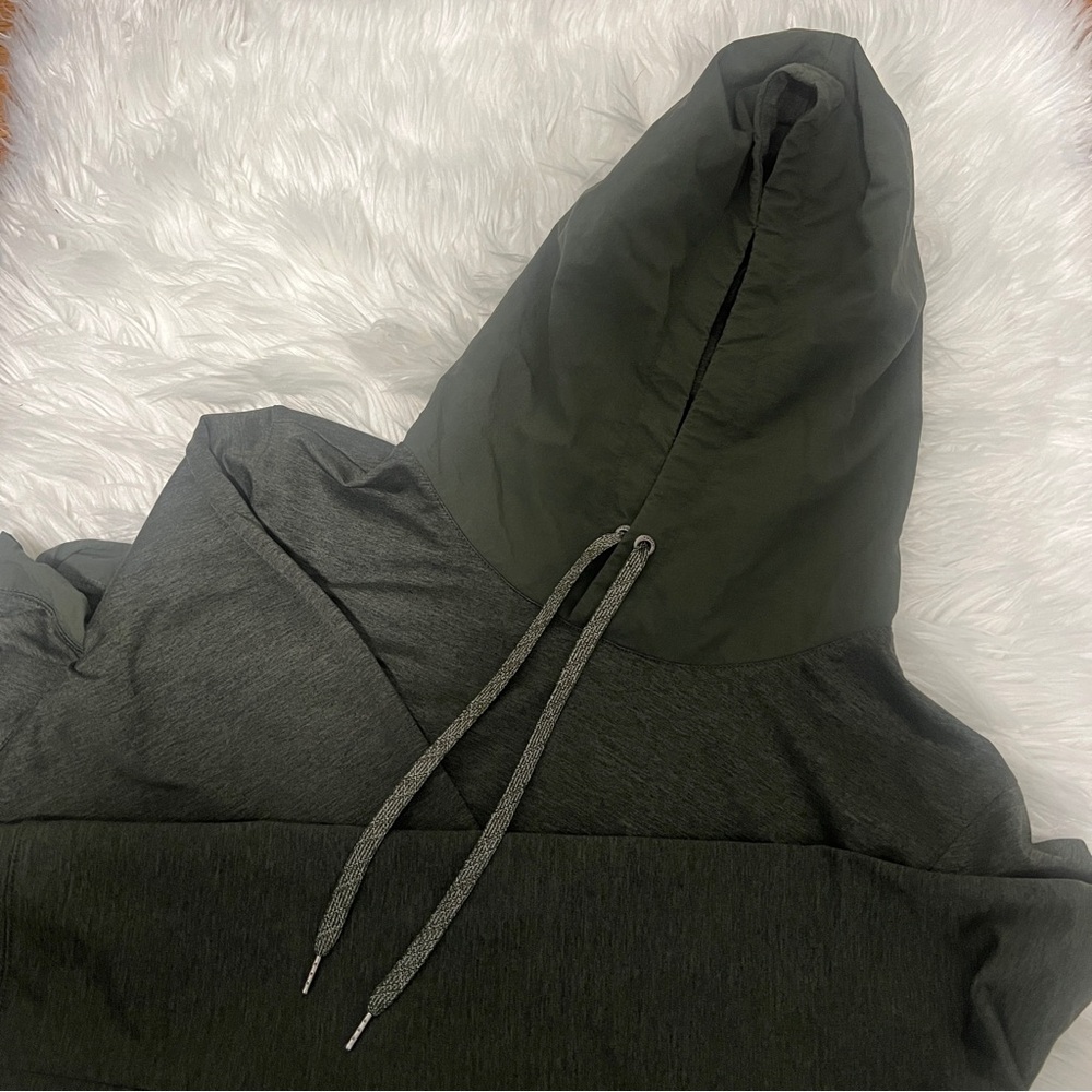 Vuori Sunday Element Hoodie Dark Green Hooded Sweatshirt - Size M